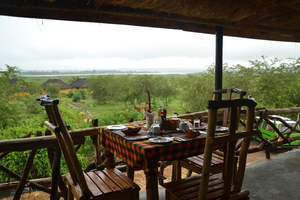 Hornbill Bush Lodge - Outside Murchison Falls National Park